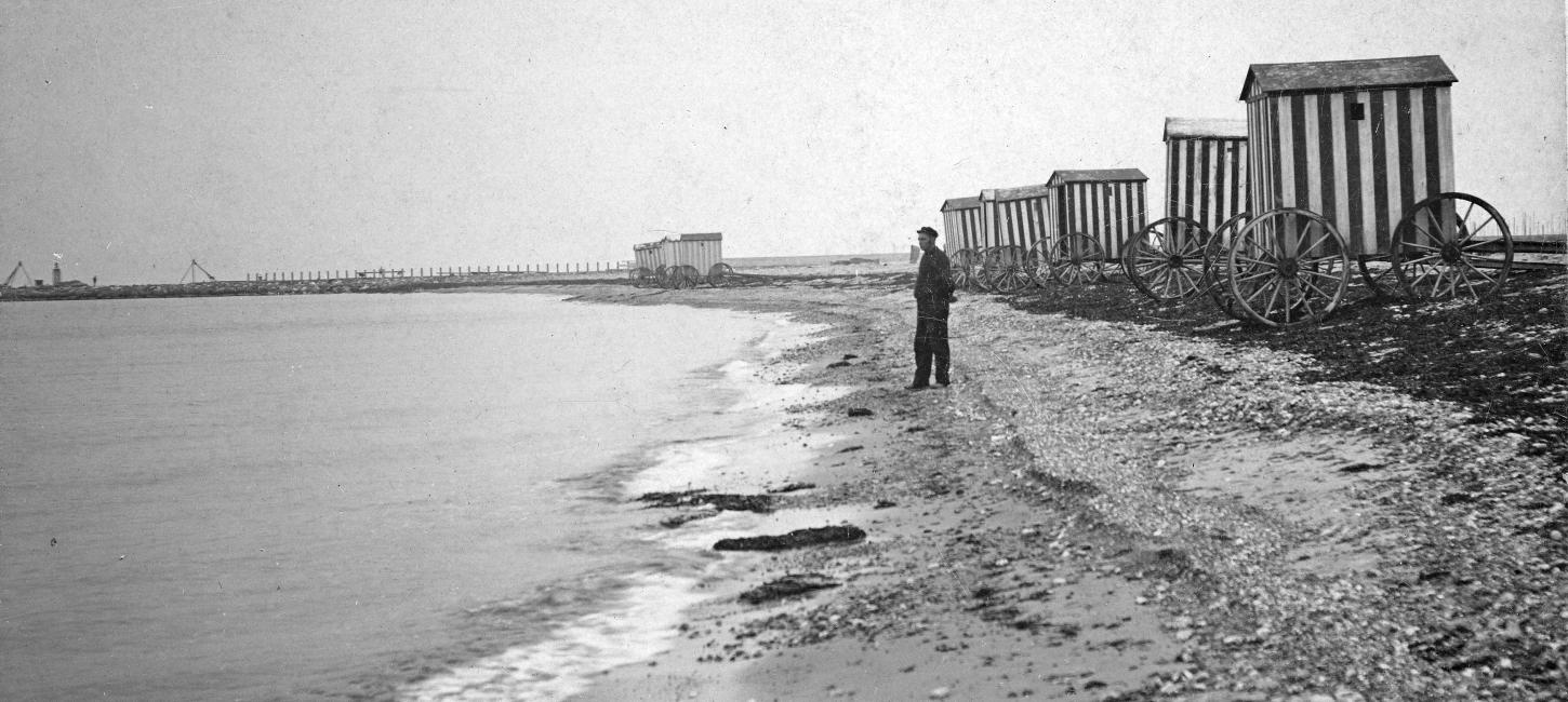 Badehäuser am Strand von Rågeleje.