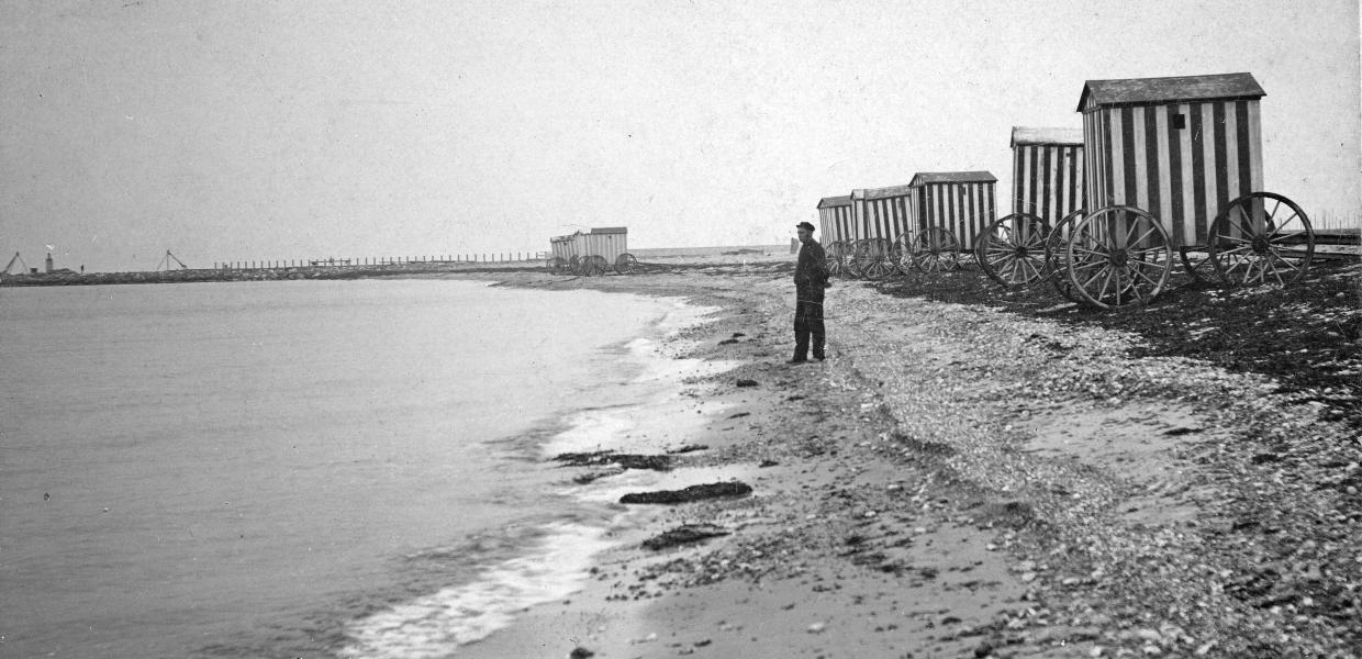 Badehäuser am Strand von Rågeleje.