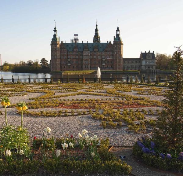 Frederiksborg Slot og den smukke barokhave