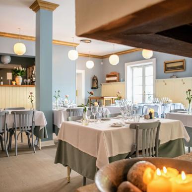 Spis middag i den hyggelige restaurant på Gilleleje Badehotel